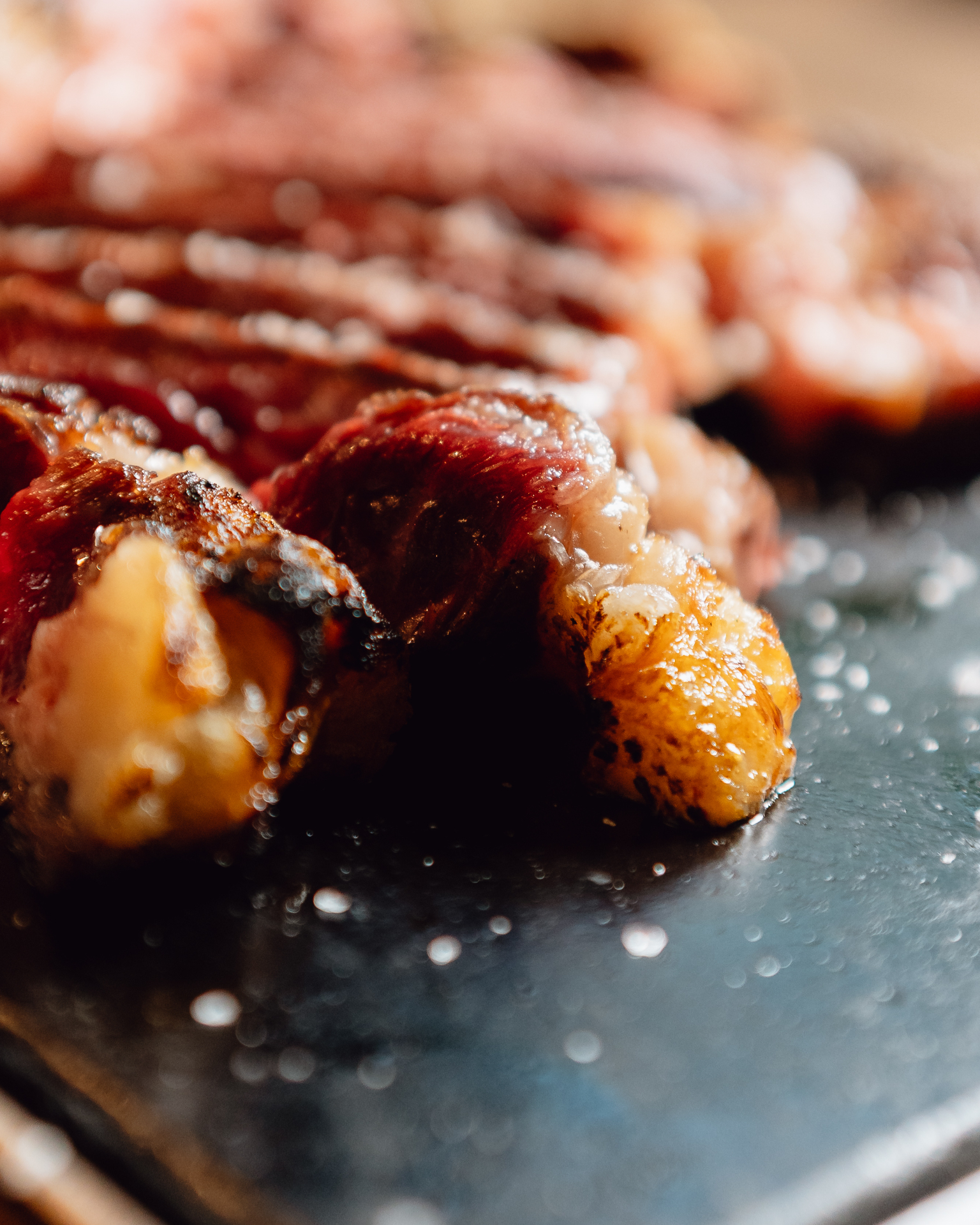 Dettaglio della crosta di una bistecca